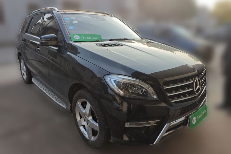 Used Mercedes-Benz M-Class 2014 ML 400 4MATIC Luxury Model Front Right 45 Deg