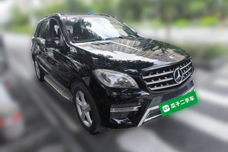 Used Mercedes-Benz M-Class 2014 ML 400 4MATIC Dynamic Model Front Right 45 Deg