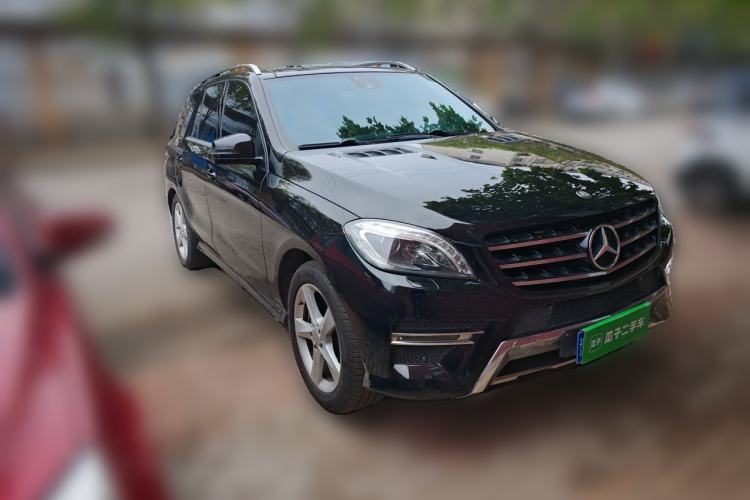 Used Mercedes-Benz M-Class 2014 ML 400 4MATIC Dynamic Model Front Right 45 Deg