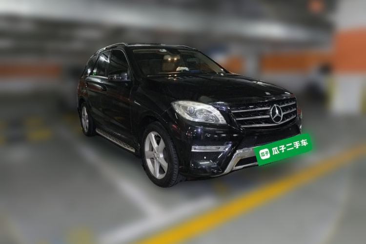 Used Mercedes-Benz M-Class 2014 ML 400 4MATIC Dynamic Model Front Right 45 Deg