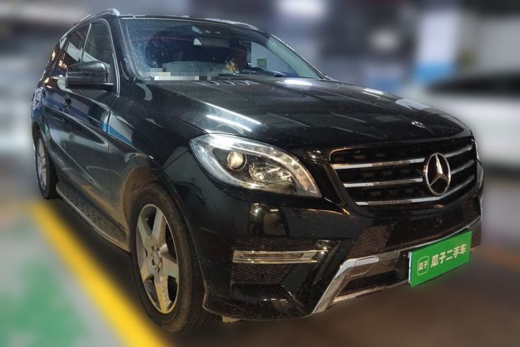 Used Mercedes-Benz M-Class 2014 ML 400 4MATIC Luxury Model Front Right 45 Deg