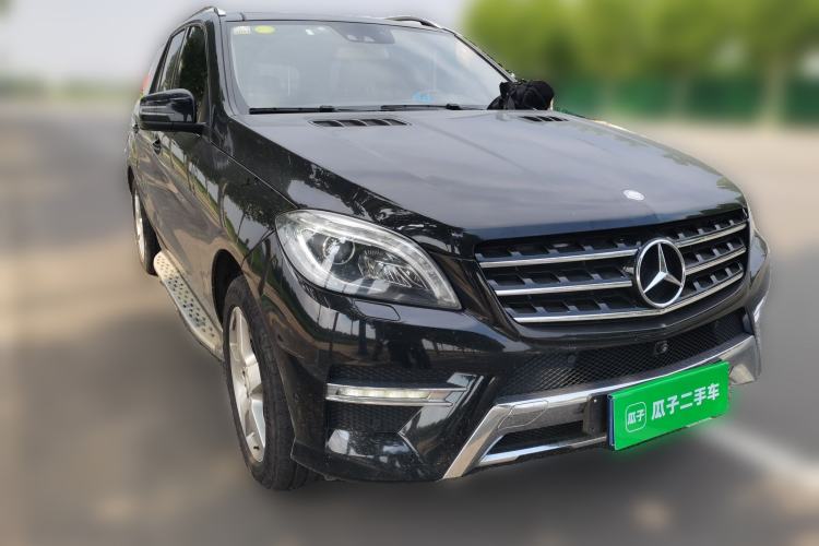 Used Mercedes-Benz M-Class 2014 ML 400 4MATIC Dynamic Model Front Right 45 Deg
