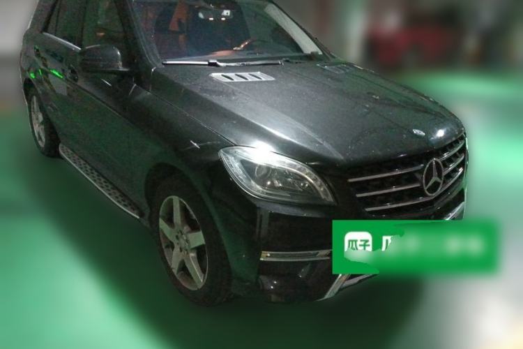 Used Mercedes-Benz M-Class 2014 ML 400 4MATIC Luxury Model Front Right 45 Deg