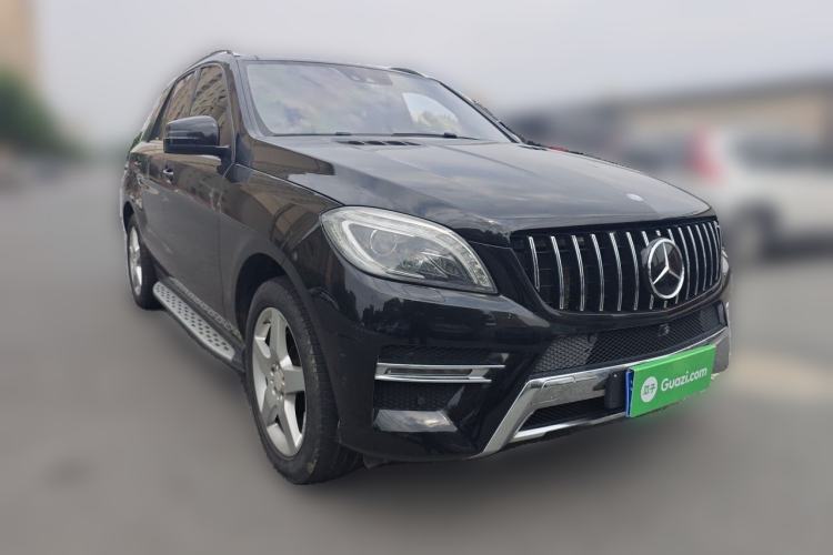Used Mercedes-Benz M-Class 2014 ML 400 4MATIC Luxury Model Front Right 45 Deg