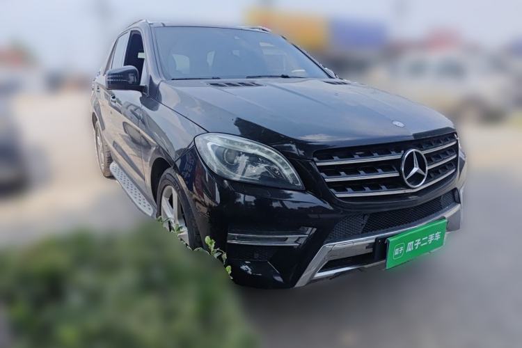 Used Mercedes-Benz M-Class 2014 ML 400 4MATIC Dynamic Model Front Right 45 Deg