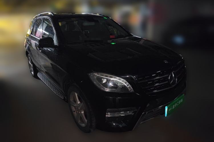 Used Mercedes-Benz M-Class 2014 ML 400 4MATIC Dynamic Model Front Right 45 Deg