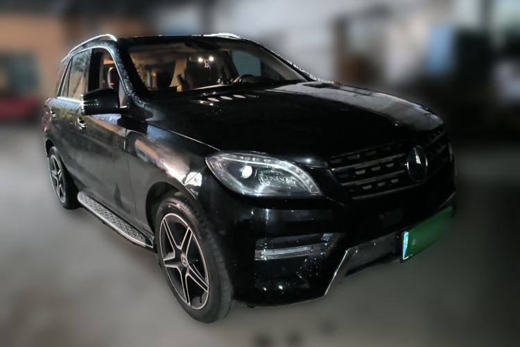 Used Mercedes-Benz M-Class 2014 ML 400 4MATIC Dynamic Model Front Right 45 Deg
