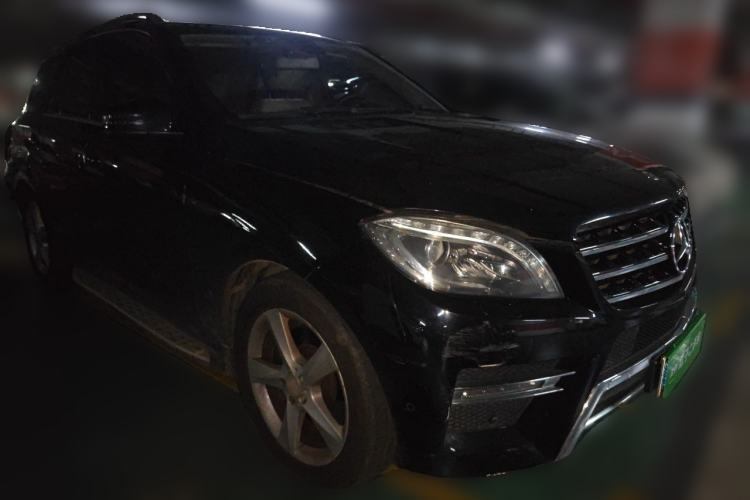 Used Mercedes-Benz M-Class 2014 ML 400 4MATIC Dynamic Model Front Right 45 Deg