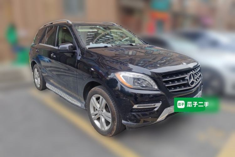 Used Mercedes-Benz M-Class  Front Right 45 Deg