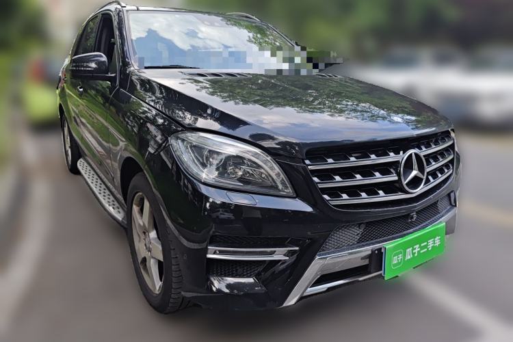 Used Mercedes-Benz M-Class 2014 ML 400 4MATIC Luxury Model Front Right 45 Deg