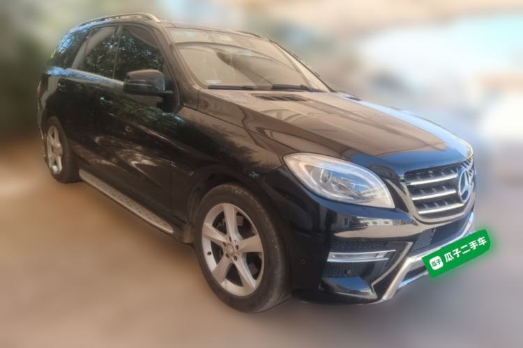 Used Mercedes-Benz M-Class 2014 ML 400 4MATIC Dynamic Model Front Right 45 Deg