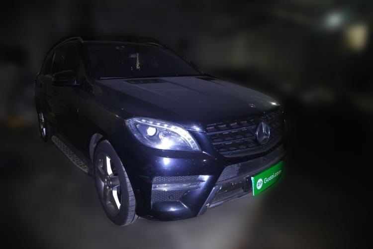 Used Mercedes-Benz M-Class 2014 ML 400 4MATIC Luxury Model Front Right 45 Deg