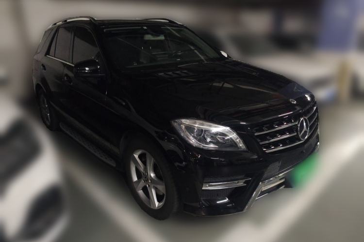 Used Mercedes-Benz M-Class 2014 ML 400 4MATIC Dynamic Model Front Right 45 Deg