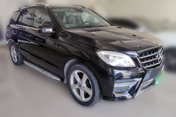 Used Mercedes-Benz M-Class 2014 ML 400 4MATIC Dynamic Model Front Right 45 Deg