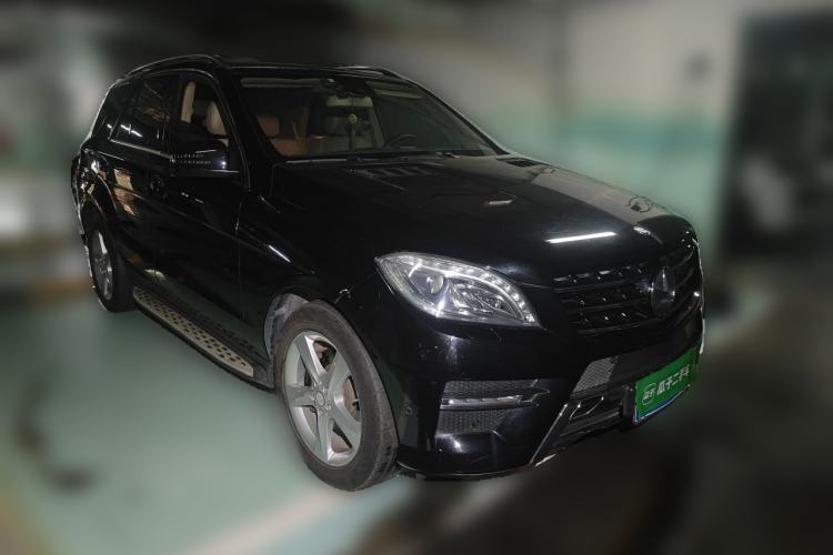 Used Mercedes-Benz M-Class 2014 ML 320 4MATIC Front Right 45 Deg