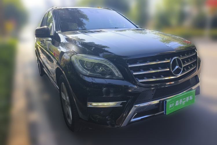 Used Mercedes-Benz M-Class 2014 ML 400 4MATIC Dynamic Model Front Right 45 Deg