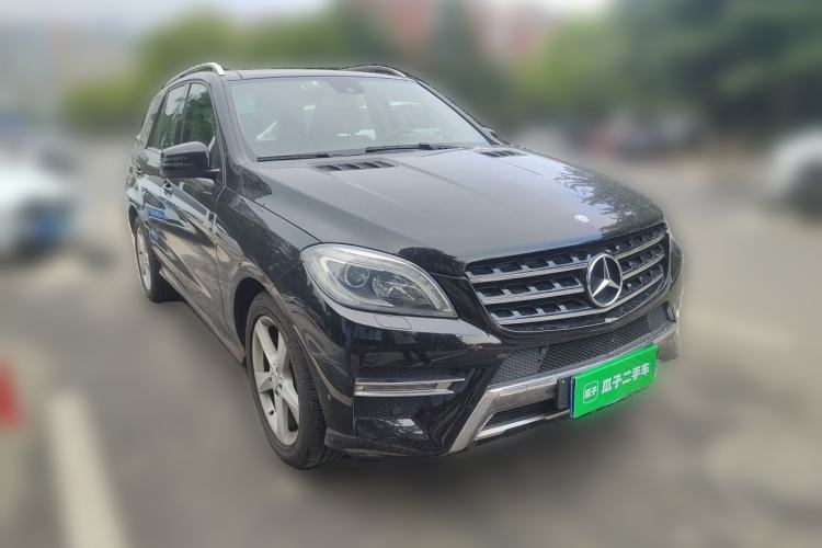 Used Mercedes-Benz M-Class 2014 ML 400 4MATIC Dynamic Model Front Right 45 Deg