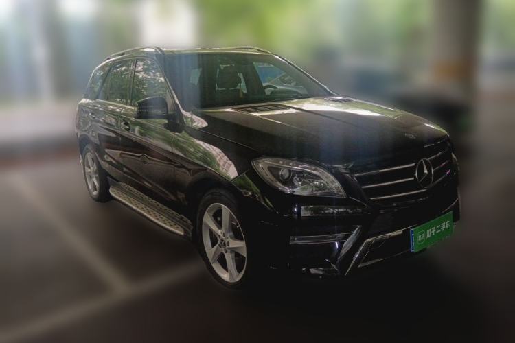 Used Mercedes-Benz M-Class 2014 ML 400 4MATIC Dynamic Model Front Right 45 Deg