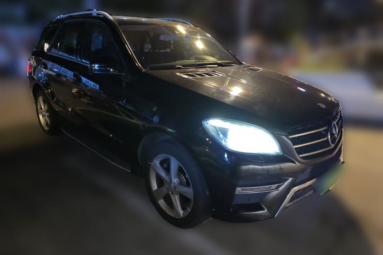Used Mercedes-Benz M-Class 2014 ML 320 4MATIC Front Right 45 Deg