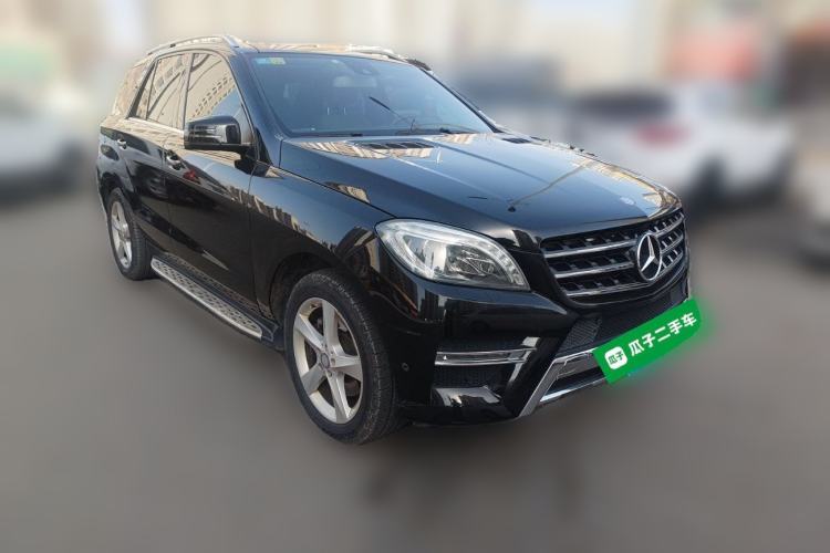 Used Mercedes-Benz M-Class 2014 ML 400 4MATIC Dynamic Model Front Right 45 Deg
