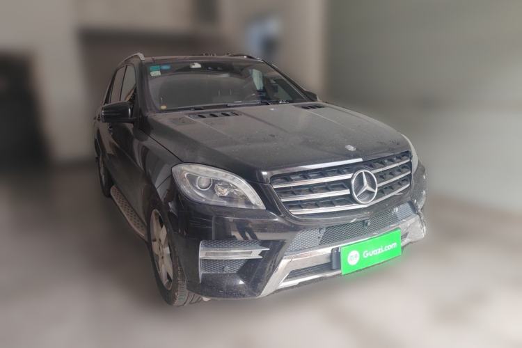 Used Mercedes-Benz M-Class 2014 ML 400 4MATIC Luxury Model Front Right 45 Deg