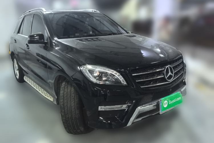 Used Mercedes-Benz M-Class 2014 ML 400 4MATIC Luxury Model Front Right 45 Deg