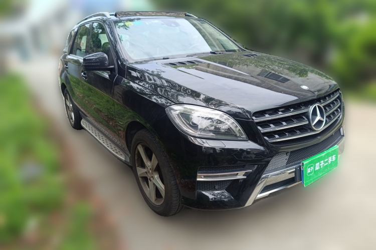 Used Mercedes-Benz M-Class 2014 ML 400 4MATIC Dynamic Model Front Right 45 Deg