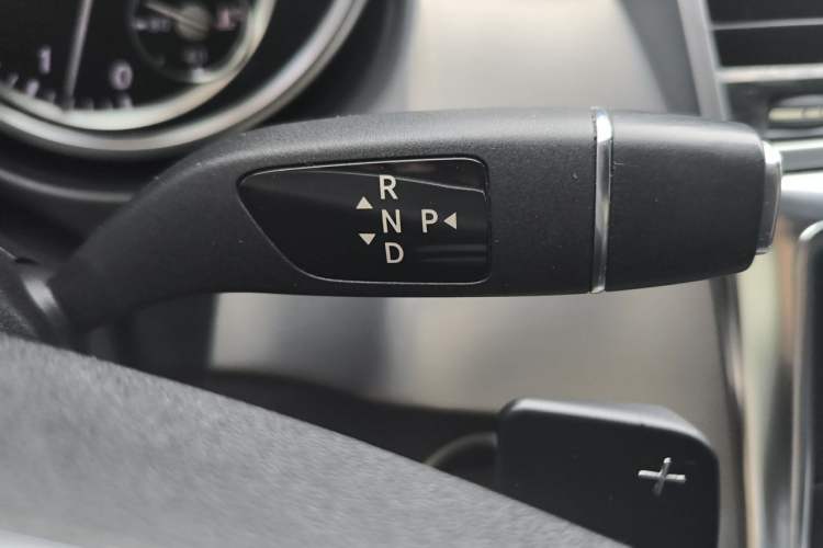Used Mercedes-Benz M-Class 2014 ML 320 4MATIC Gear Lever