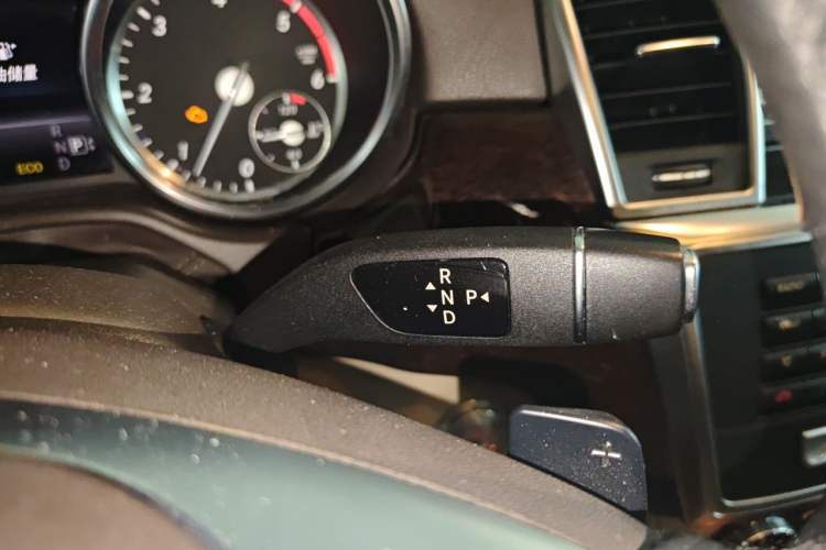 Used Mercedes-Benz M-Class 2014 ML 350 CDI 4MATIC Gear Lever