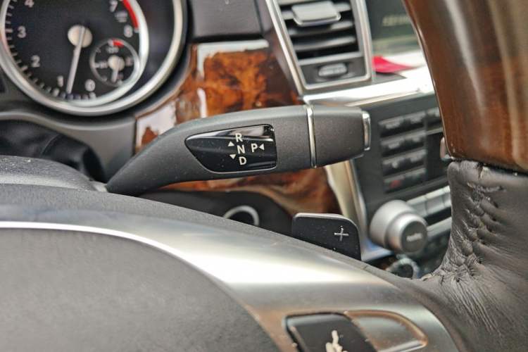 Used Mercedes-Benz M-Class 2014 ML 400 4MATIC Luxury Model Gear Lever