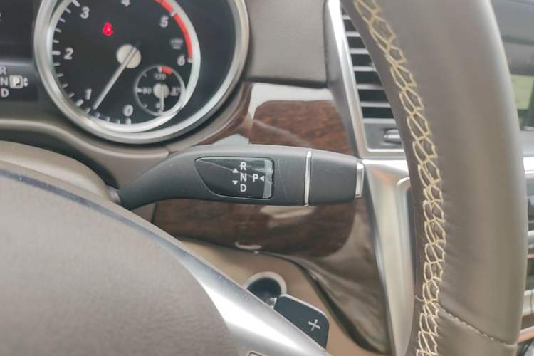 Used Mercedes-Benz M-Class 2014 ML 350 CDI 4MATIC Gear Lever