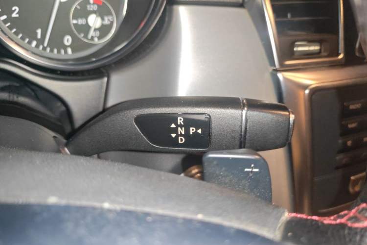 Used Mercedes-Benz M-Class 2014 ML 320 4MATIC Gear Lever