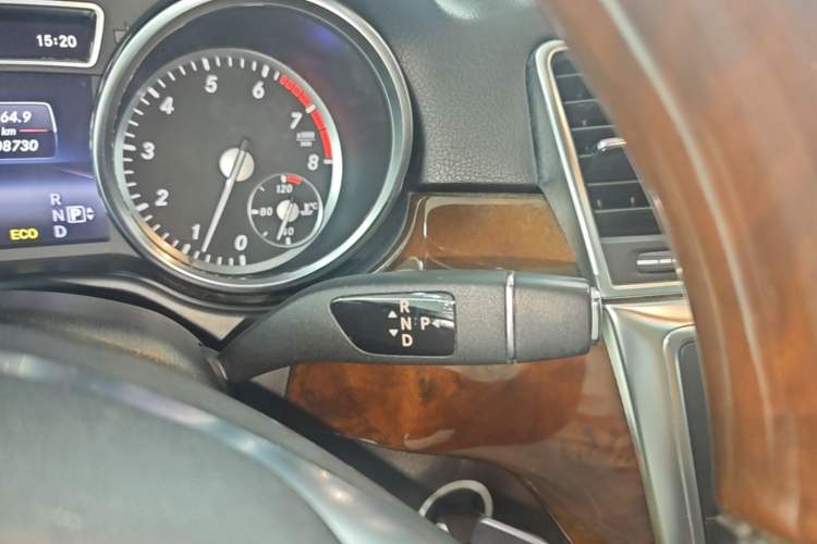 Used Mercedes-Benz M-Class 2014 ML 400 4MATIC Luxury Model Gear Lever