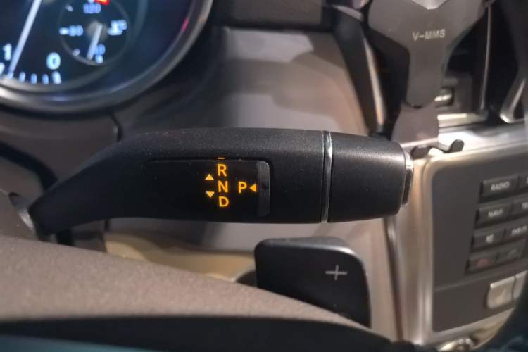 Used Mercedes-Benz M-Class 2014 ML 320 4MATIC Gear Lever