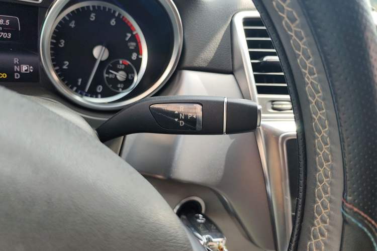 Used Mercedes-Benz M-Class 2014 ML 320 4MATIC Gear Lever