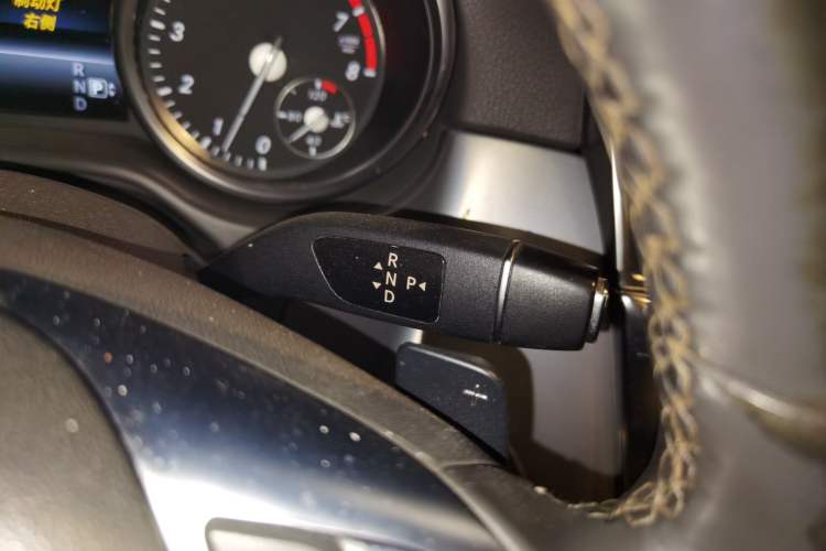 Used Mercedes-Benz M-Class 2014 ML 320 4MATIC Gear Lever