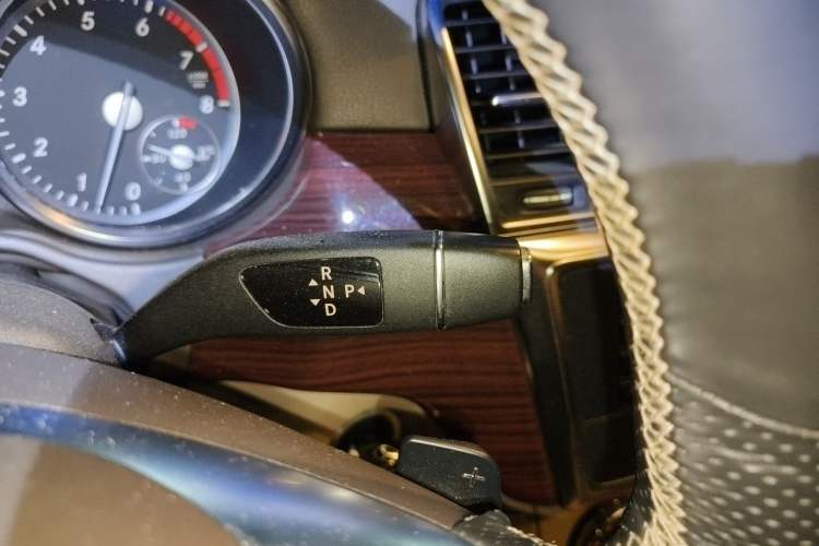 Used Mercedes-Benz M-Class 2014 ML 400 4MATIC Dynamic Model Gear Lever
