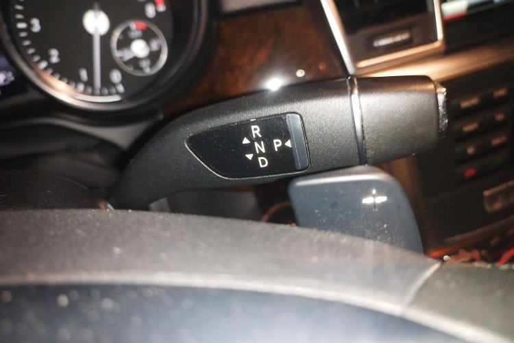 Used Mercedes-Benz M-Class 2014 ML 400 4MATIC Luxury Model Gear Lever