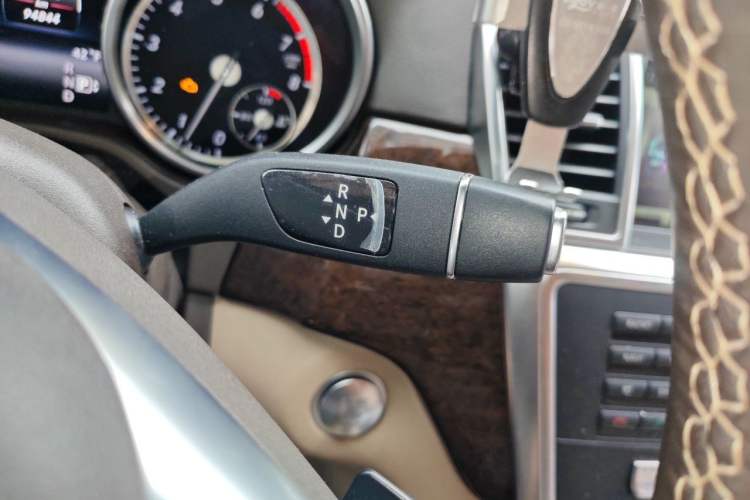 Used Mercedes-Benz M-Class  Gear Lever