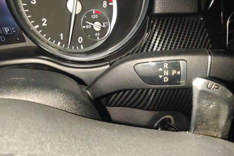 Used Mercedes-Benz M-Class 2014 ML 400 4MATIC Dynamic Model Gear Lever