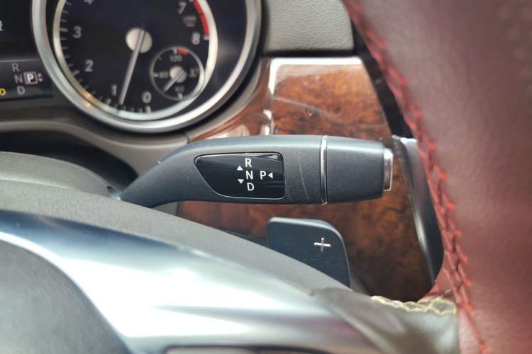 Used Mercedes-Benz M-Class 2014 ML 400 4MATIC Luxury Model Gear Lever