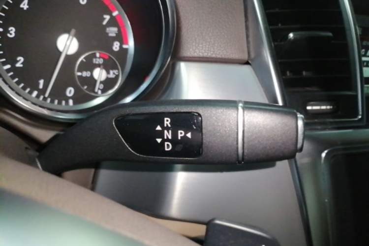 Used Mercedes-Benz M-Class 2014 ML 320 4MATIC Gear Lever