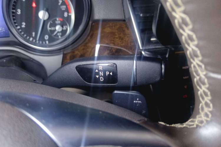 Used Mercedes-Benz M-Class 2014 ML 400 4MATIC Dynamic Model Gear Lever