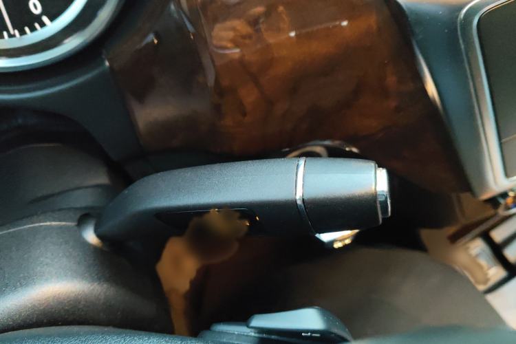 Used Mercedes-Benz M-Class 2014 ML 400 4MATIC Dynamic Model Gear Lever