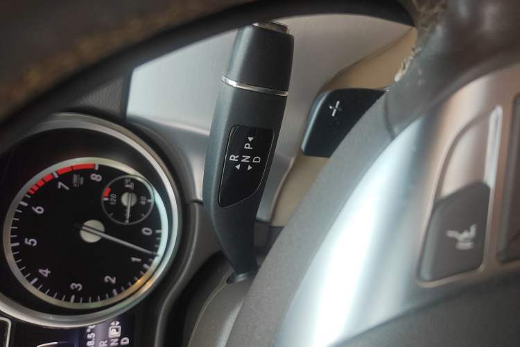 Used Mercedes-Benz M-Class 2014 ML 320 4MATIC Gear Lever