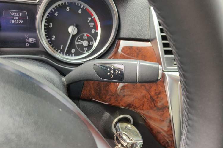 Used Mercedes-Benz M-Class 2014 ML 320 4MATIC Gear Lever