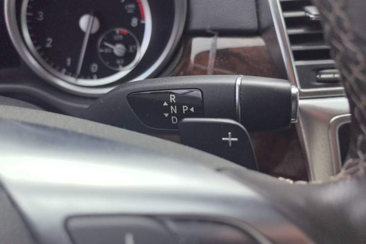 Used Mercedes-Benz M-Class  Gear Lever