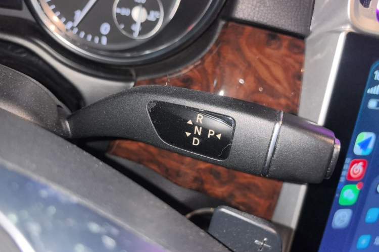 Used Mercedes-Benz M-Class 2014 ML 400 4MATIC Luxury Model Gear Lever
