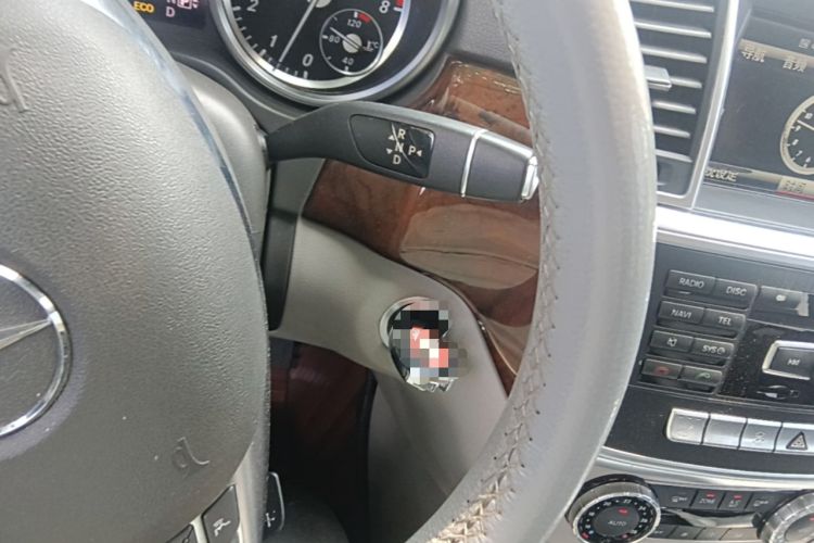 Used Mercedes-Benz M-Class 2014 ML 400 4MATIC Dynamic Model Gear Lever