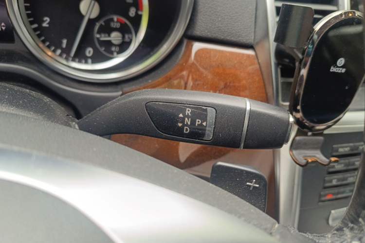 Used Mercedes-Benz M-Class 2014 ML 400 4MATIC Dynamic Model Gear Lever